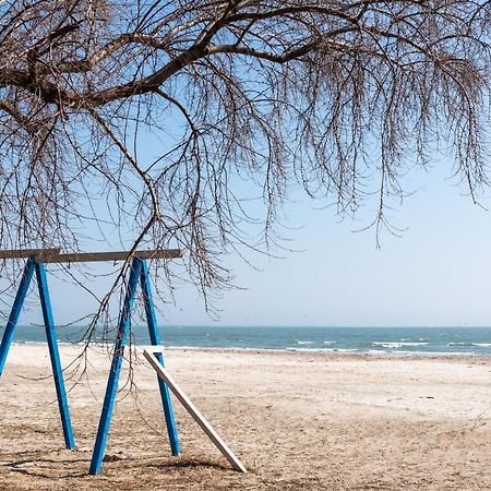 Summer Waves Mamaia Nord Navodari Exterior photo